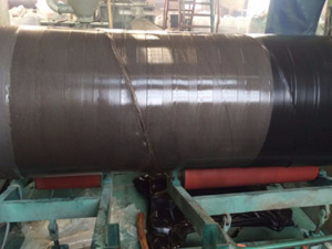 保温防腐钢管生产设备